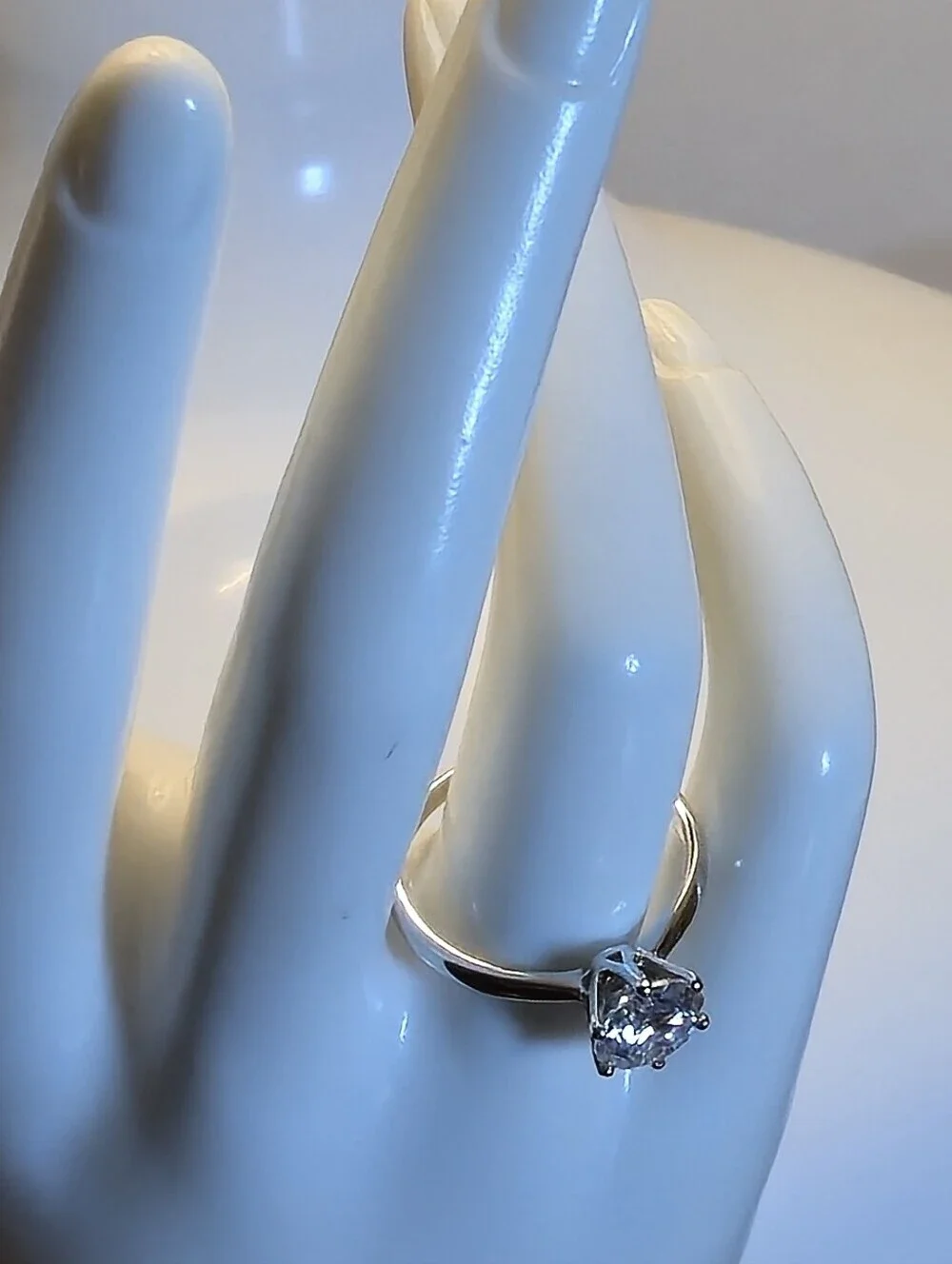 925 Silver Inlaid 2 Carats Moissanite Ring Size 9 Color Grade D Clarity VVS1